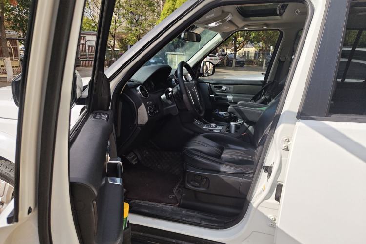 Used Land Rover Discovery 2014 3.0 SC V6 HSE Luxury Left Front Seat
