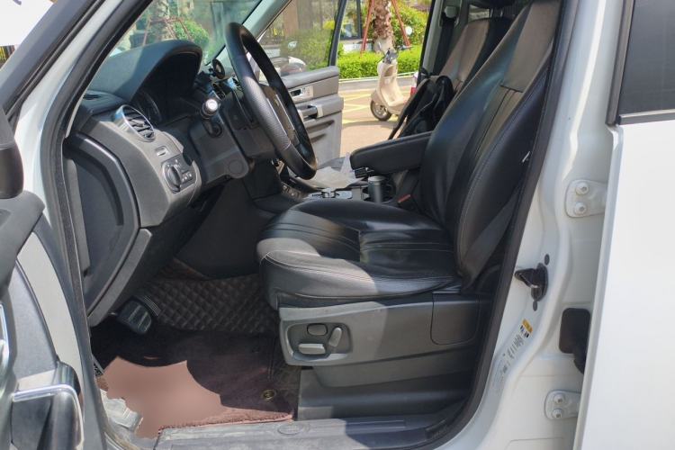 Used Land Rover Discovery 2014 3.0 SC V6 SE Left Front Seat
