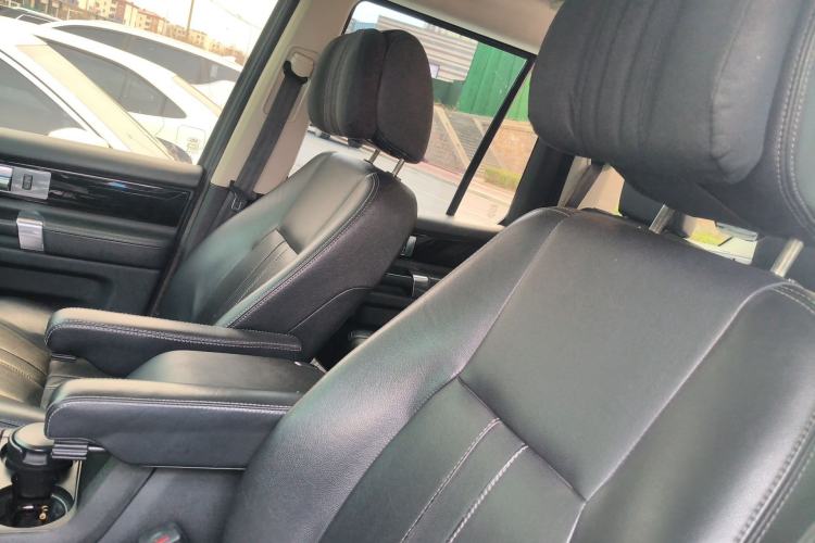 Used Land Rover Discovery 2014 3.0 SC V6 SE Left Front Seat