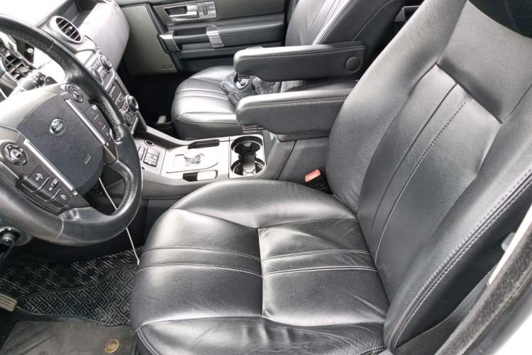 Used Land Rover Discovery 2014 3.0 SDV6 HSE Diesel Edition Left Front Seat