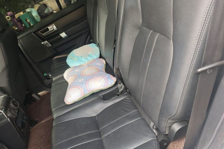 Used Land Rover Discovery 2014 3.0 SC V6 SE Left Rear Seat