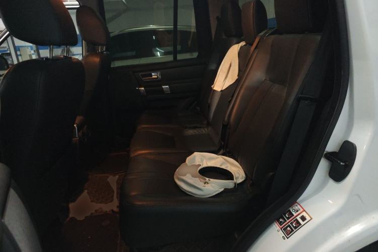 Used Land Rover Discovery 2014 3.0 SDV6 HSE Diesel Edition Left Rear Seat