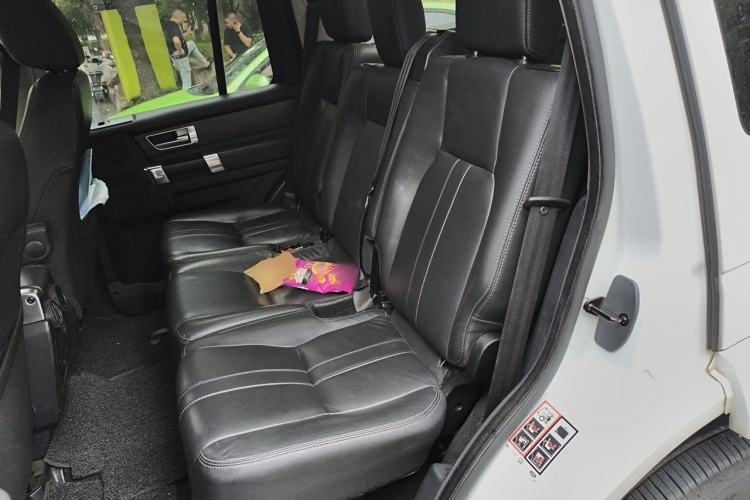Used Land Rover Discovery 2014 3.0 SC V6 SE Left Rear Seat