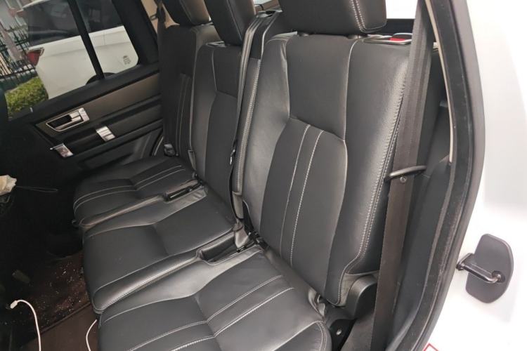 Used Land Rover Discovery 2014 3.0 SDV6 HSE Diesel Edition Left Rear Seat