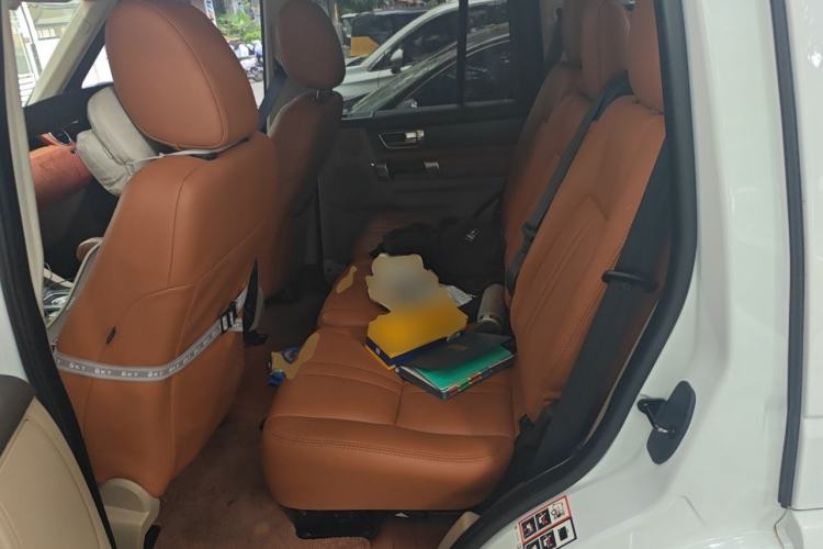 Used Land Rover Discovery 2014 3.0 SDV6 HSE Diesel Edition Left Rear Seat