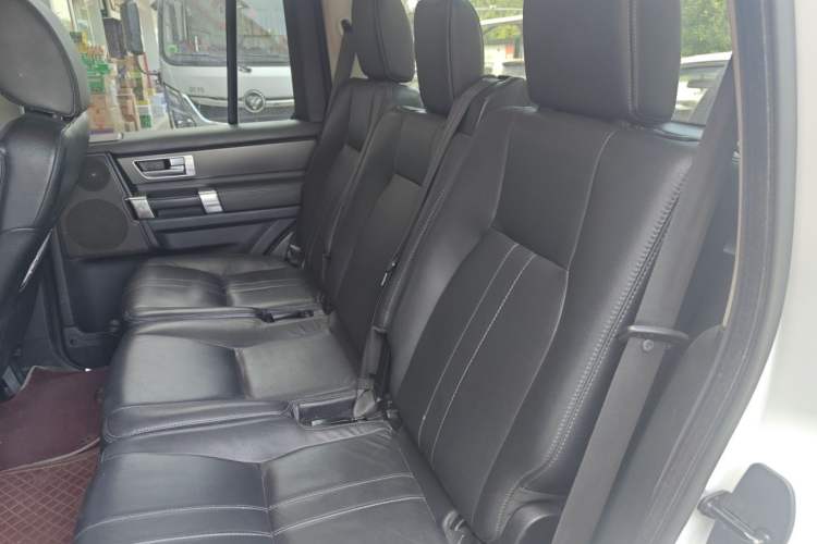 Used Land Rover Discovery 2014 3.0 SDV6 HSE Diesel Edition Left Rear Seat