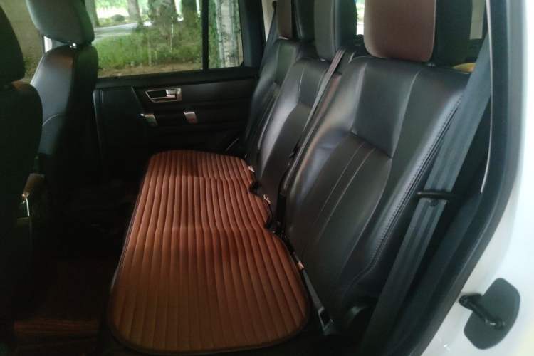 Used Land Rover Discovery 2014 3.0 SDV6 HSE Diesel Edition Left Rear Seat