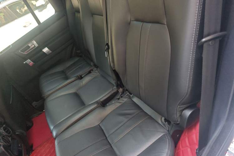 Used Land Rover Discovery 2014 3.0 SC V6 HSE Luxury Left Rear Seat