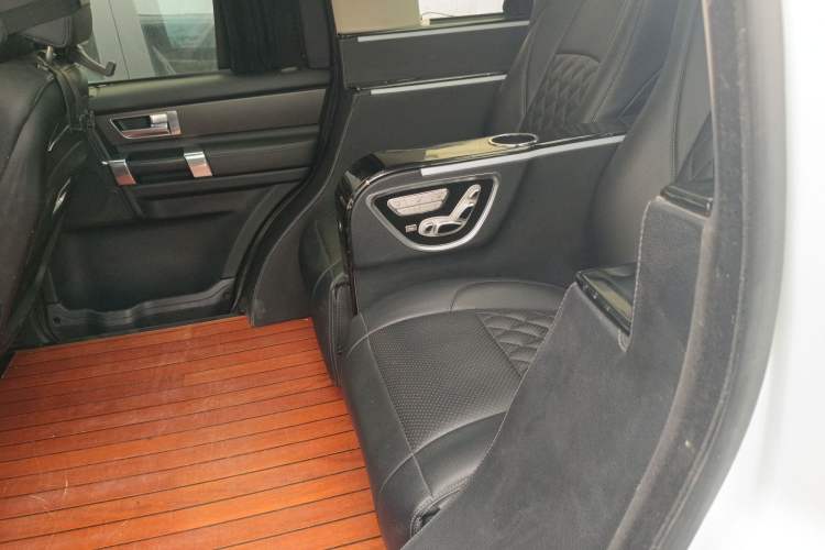 Used Land Rover Discovery 2014 3.0 SC V6 SE Left Rear Seat