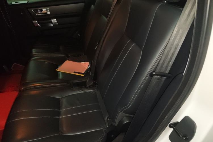 Used Land Rover Discovery 2014 3.0 SC V6 HSE Luxury Left Rear Seat