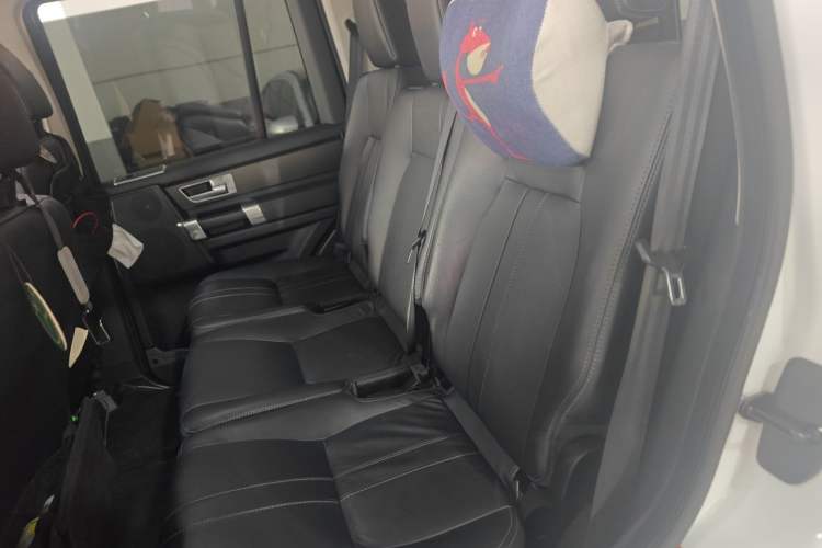 Used Land Rover Discovery 2014 3.0 SC V6 HSE Luxury Left Rear Seat