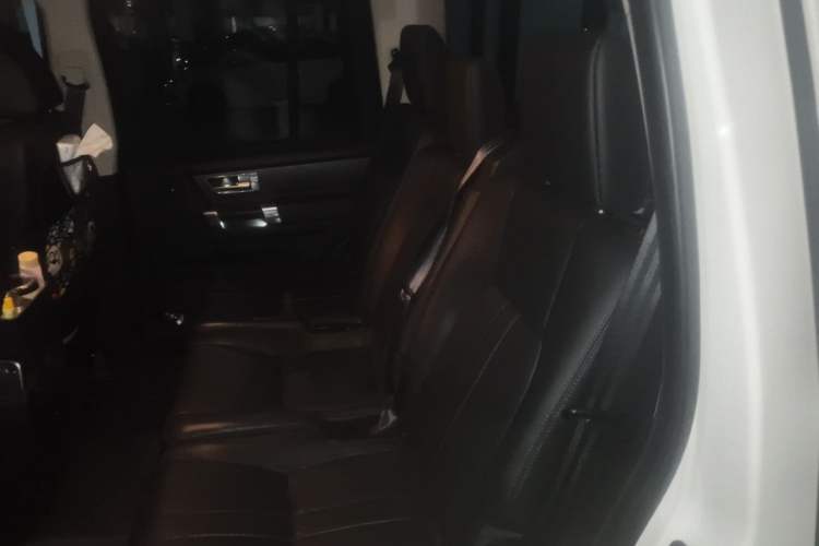 Used Land Rover Discovery 2014 3.0 SDV6 HSE Diesel Edition Left Rear Seat