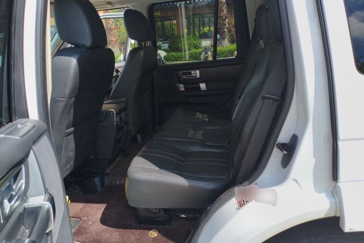 Used Land Rover Discovery 2014 3.0 SC V6 SE Left Rear Seat