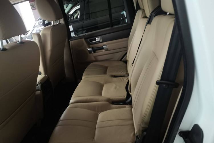 Used Land Rover Discovery 2014 3.0 SDV6 HSE Diesel Edition Left Rear Seat