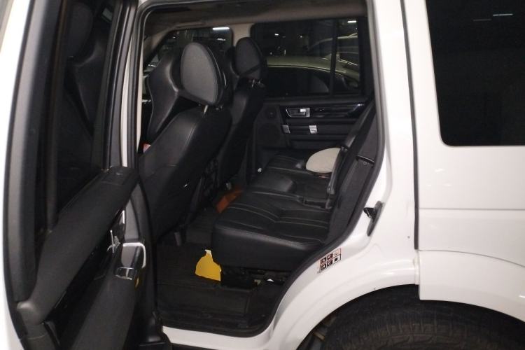 Used Land Rover Discovery 2014 3.0 SC V6 HSE Luxury Left Rear Seat