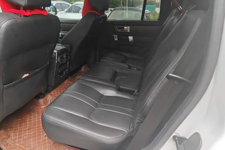 Used Land Rover Discovery 2014 3.0 SDV6 HSE Diesel Edition Left Rear Seat