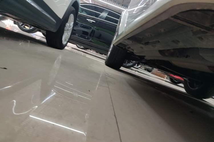 Used Land Rover Discovery 2014 3.0 SC V6 HSE Left Side Sill
