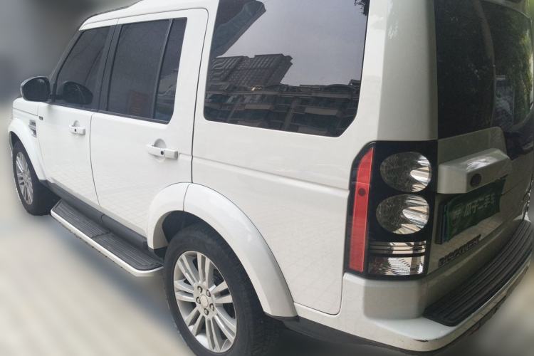 Used Land Rover Discovery 2014 3.0 SDV6 HSE Diesel Edition Rear Left 45 Deg