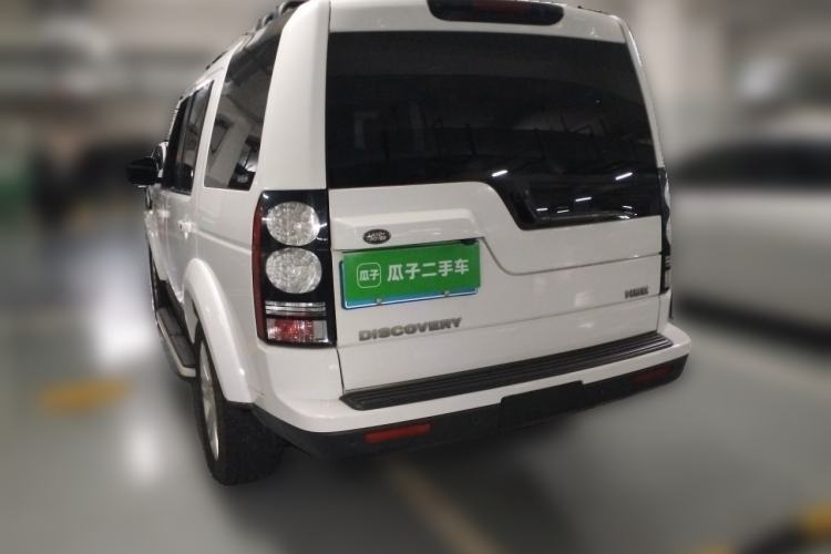 Used Land Rover Discovery 2014 3.0 SC V6 HSE Luxury Rear Left 45 Deg