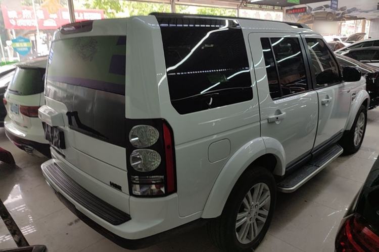 Used Land Rover Discovery 2014 3.0 SC V6 HSE Rear Right 45 Deg