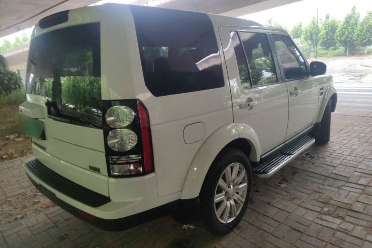 Used Land Rover Discovery 2014 3.0 SDV6 HSE Diesel Edition Rear Right 45 Deg