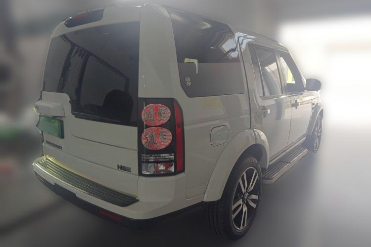 Used Land Rover Discovery 2014 3.0 SC V6 HSE Luxury Rear Right 45 Deg