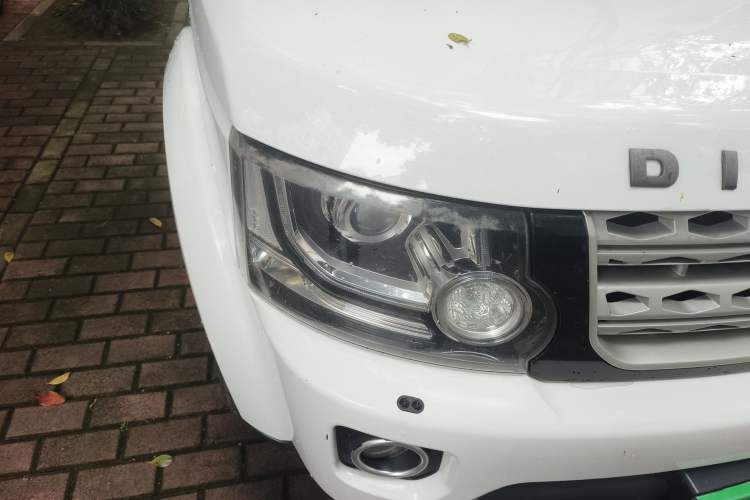 Used Land Rover Discovery 2014 3.0 SDV6 HSE Diesel Edition Right Front Headlight