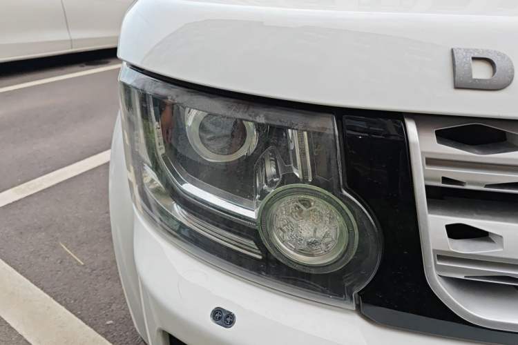 Used Land Rover Discovery 2014 3.0 SDV6 HSE Diesel Edition Right Front Headlight