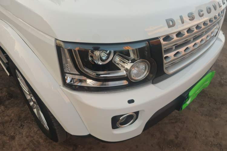 Used Land Rover Discovery  Right Front Headlight