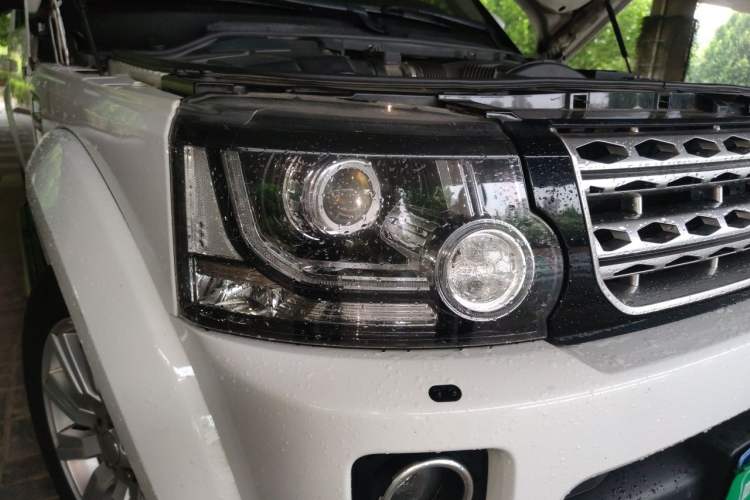 Used Land Rover Discovery 2014 3.0 SDV6 HSE Diesel Edition Right Front Headlight