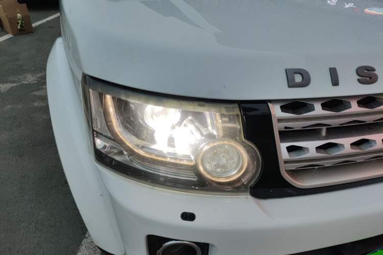 Used Land Rover Discovery 2014 3.0 SDV6 HSE Diesel Edition Right Front Headlight