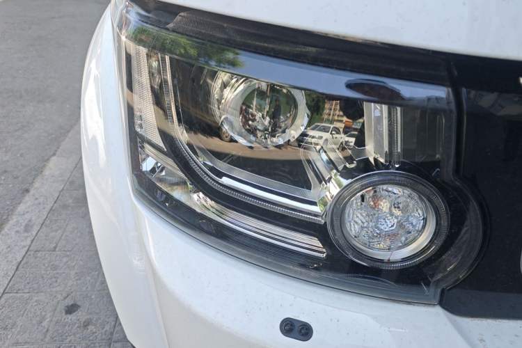 Used Land Rover Discovery 2014 3.0 SC V6 HSE Luxury Right Front Headlight
