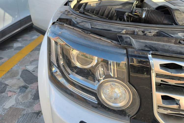 Used Land Rover Discovery 2014 3.0 SC V6 HSE Right Front Headlight