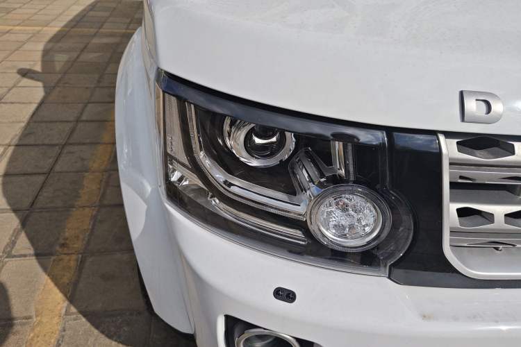 Used Land Rover Discovery 2014 3.0 SC V6 HSE Luxury Right Front Headlight