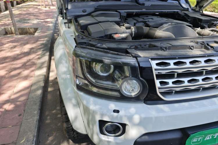 Used Land Rover Discovery 2014 3.0 SDV6 HSE Diesel Edition Right Front Headlight
