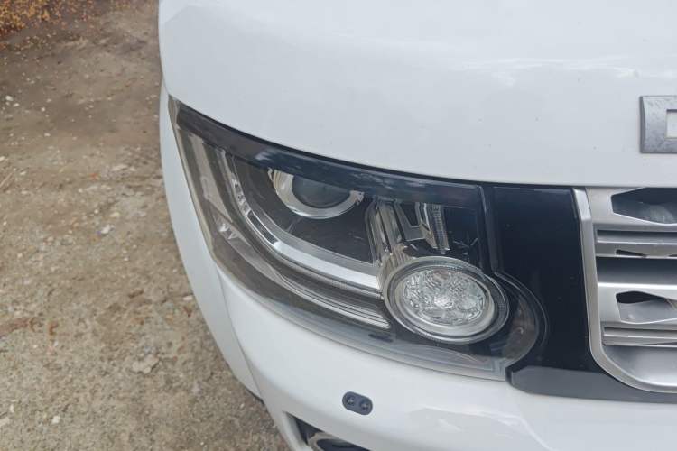 Used Land Rover Discovery 2014 3.0 SDV6 HSE Diesel Edition Right Front Headlight