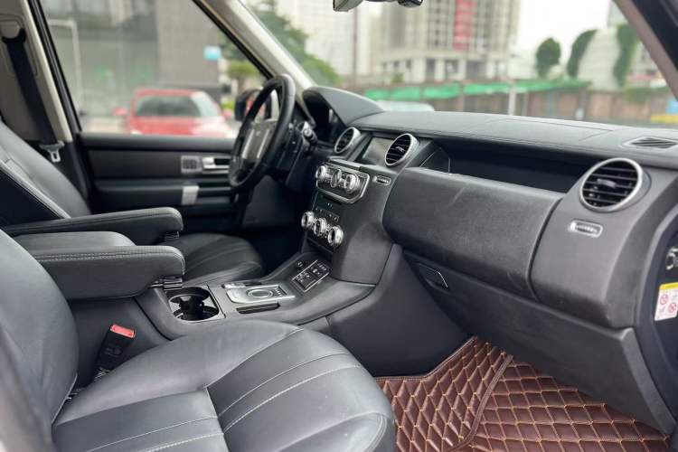 Used Land Rover Discovery 2014 3.0 SC V6 SE Right Front Seat