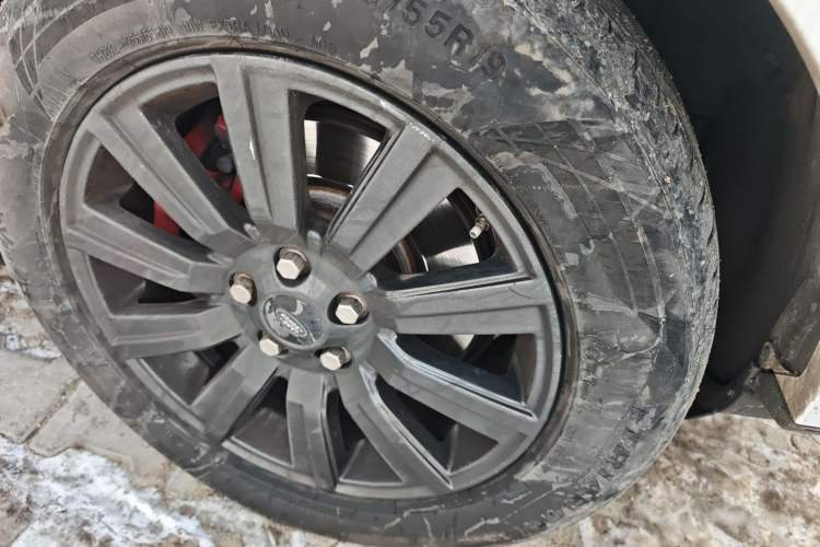 Used Land Rover Discovery 2014 3.0 SDV6 HSE Diesel Edition Right Front Wheel Hub