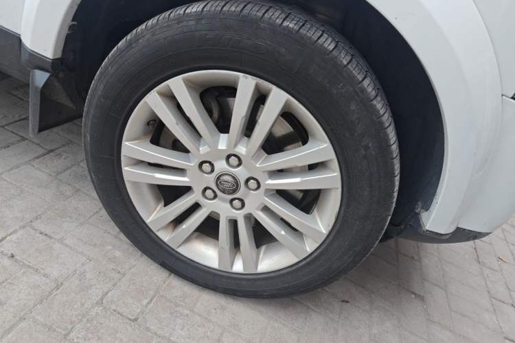 Used Land Rover Discovery 2014 3.0 SDV6 HSE Diesel Edition Right Front Wheel Hub