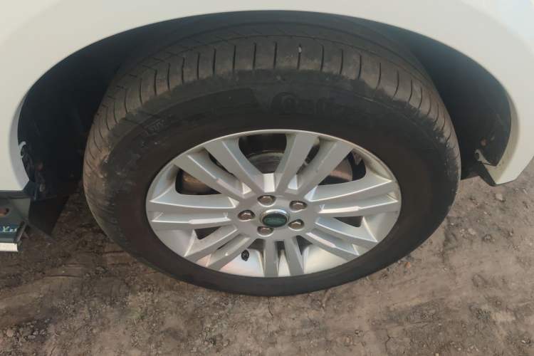 Used Land Rover Discovery  Right Front Wheel Hub