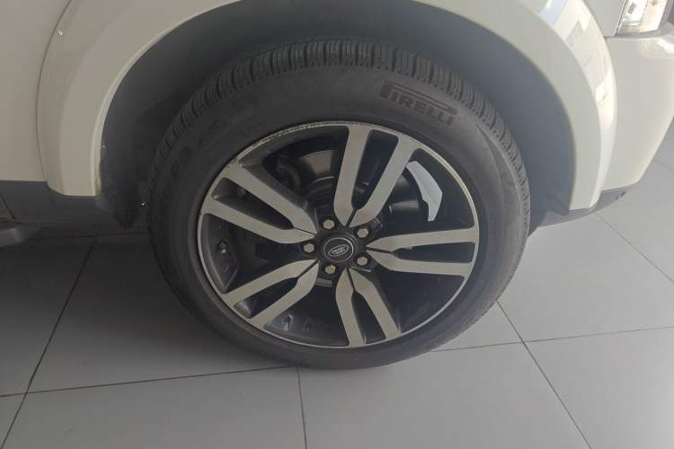 Used Land Rover Discovery 2014 3.0 SC V6 HSE Luxury Right Front Wheel Hub
