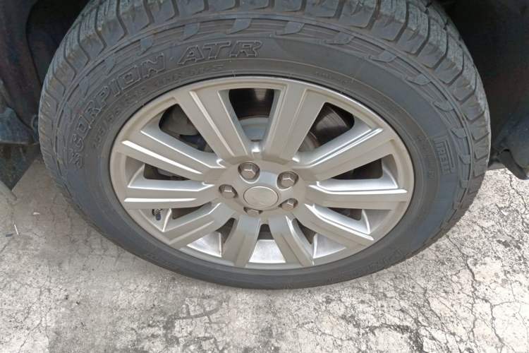 Used Land Rover Discovery 2014 3.0 SDV6 HSE Diesel Edition Right Front Wheel Hub