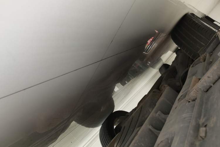 Used Land Rover Discovery 2014 3.0 SDV6 HSE Diesel Edition Right Side Sill