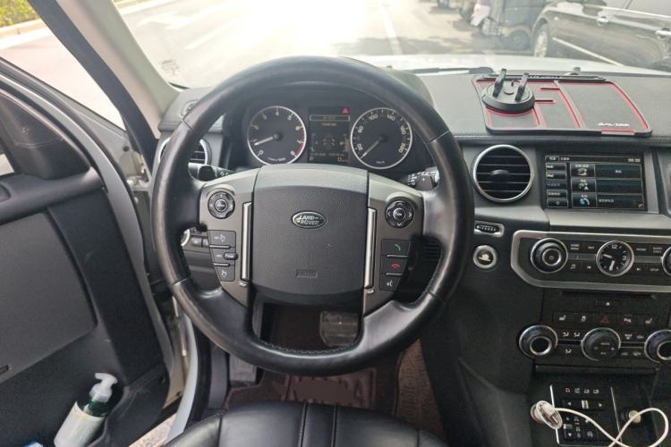 Used Land Rover Discovery 2014 3.0 SC V6 SE Steering Wheel