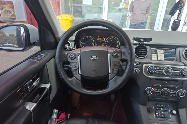 Used Land Rover Discovery 2014 3.0 SDV6 HSE Diesel Edition Steering Wheel