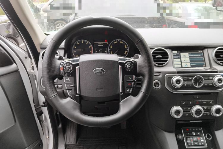 Used Land Rover Discovery 2014 3.0 SC V6 HSE Luxury Steering Wheel