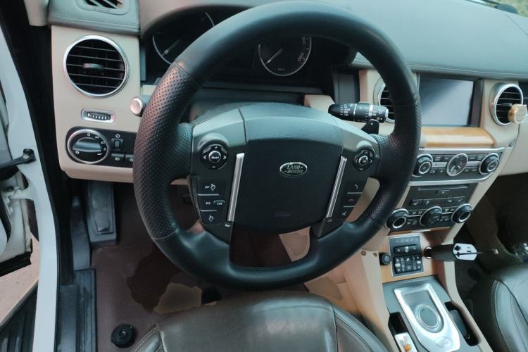 Used Land Rover Discovery 2014 3.0 SDV6 HSE Diesel Edition Steering Wheel