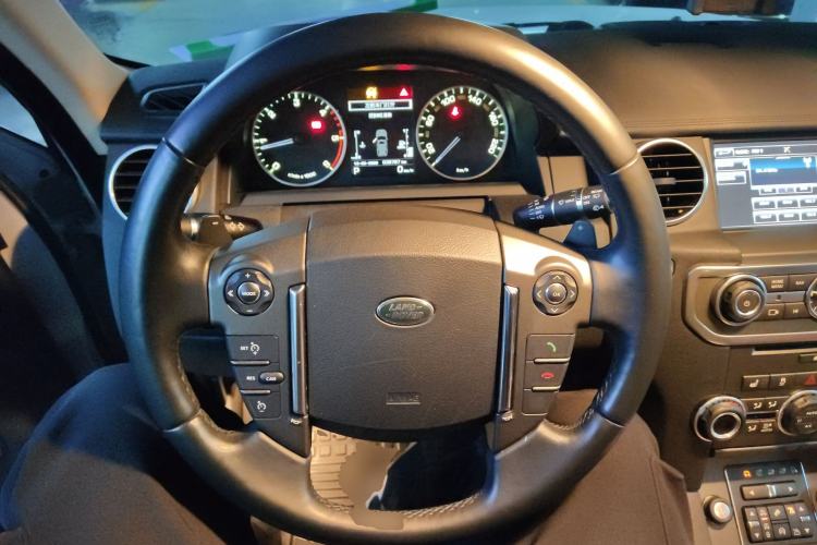 Used Land Rover Discovery 2014 3.0 SDV6 HSE Diesel Edition Steering Wheel