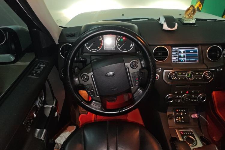 Used Land Rover Discovery 2014 3.0 SC V6 HSE Luxury Steering Wheel