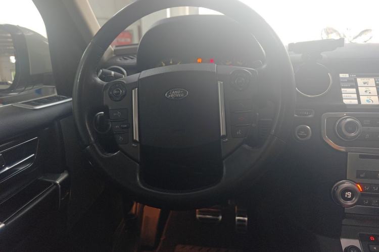 Used Land Rover Discovery 2014 3.0 SC V6 HSE Luxury Steering Wheel